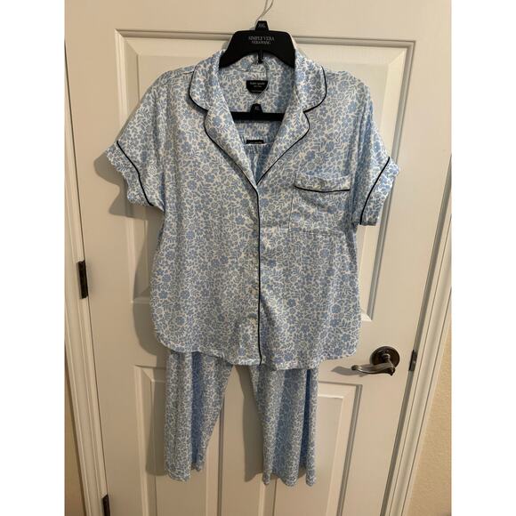 Kate Spade New York Other - Kate Spade New York 2 pc Short Sleeve Pajama Crop Set Blue Floral Piping Size L
